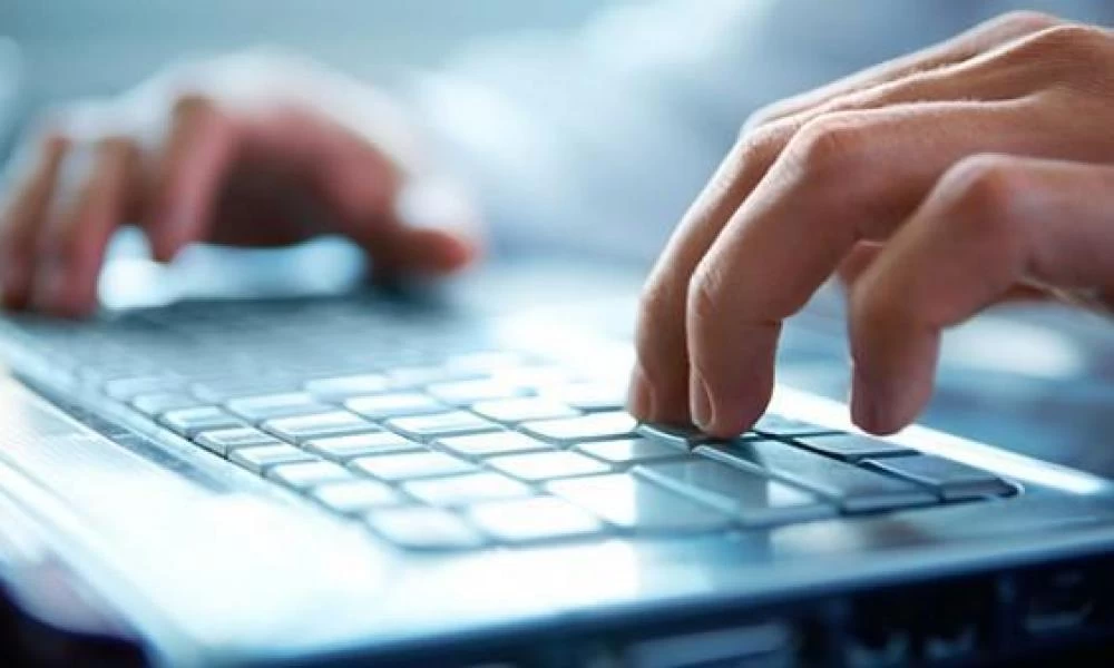 Σοκ στην Ρόδο: Παρενοχλούσε μέσω του διαδικτύου πολύτεκνη οικογένεια